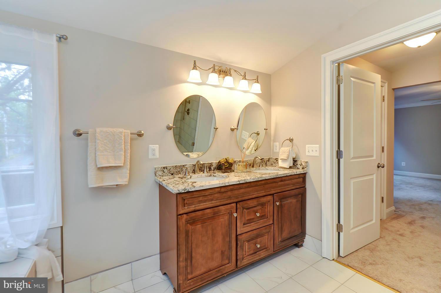 116 West Glebe Road, Unit A Alexandria, VA 22305 - Photo 15 of 18 Bath (Master)
