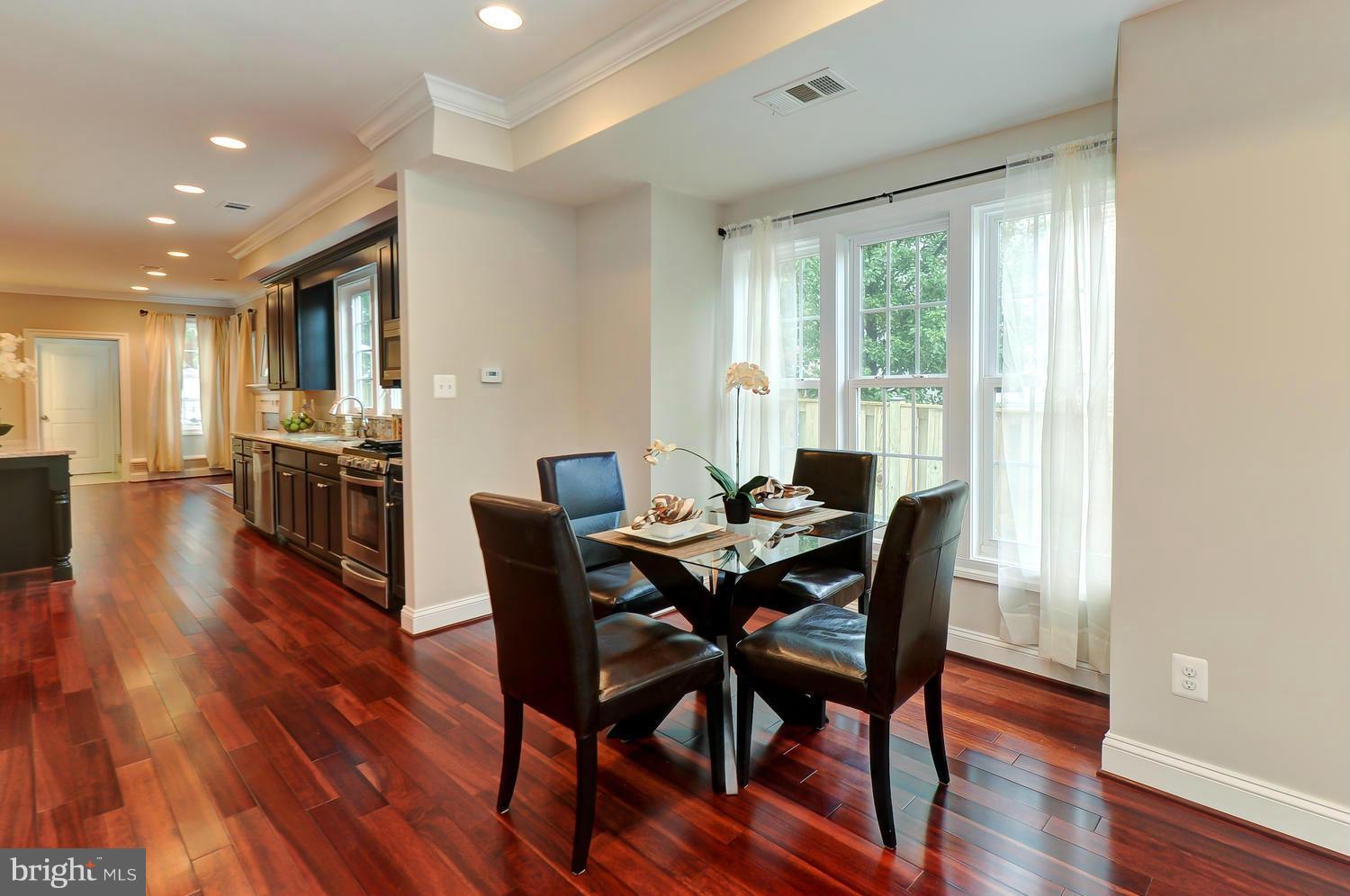 116 West Glebe Road, Unit A Alexandria, VA 22305 - Photo 4 of 18 Dining Room