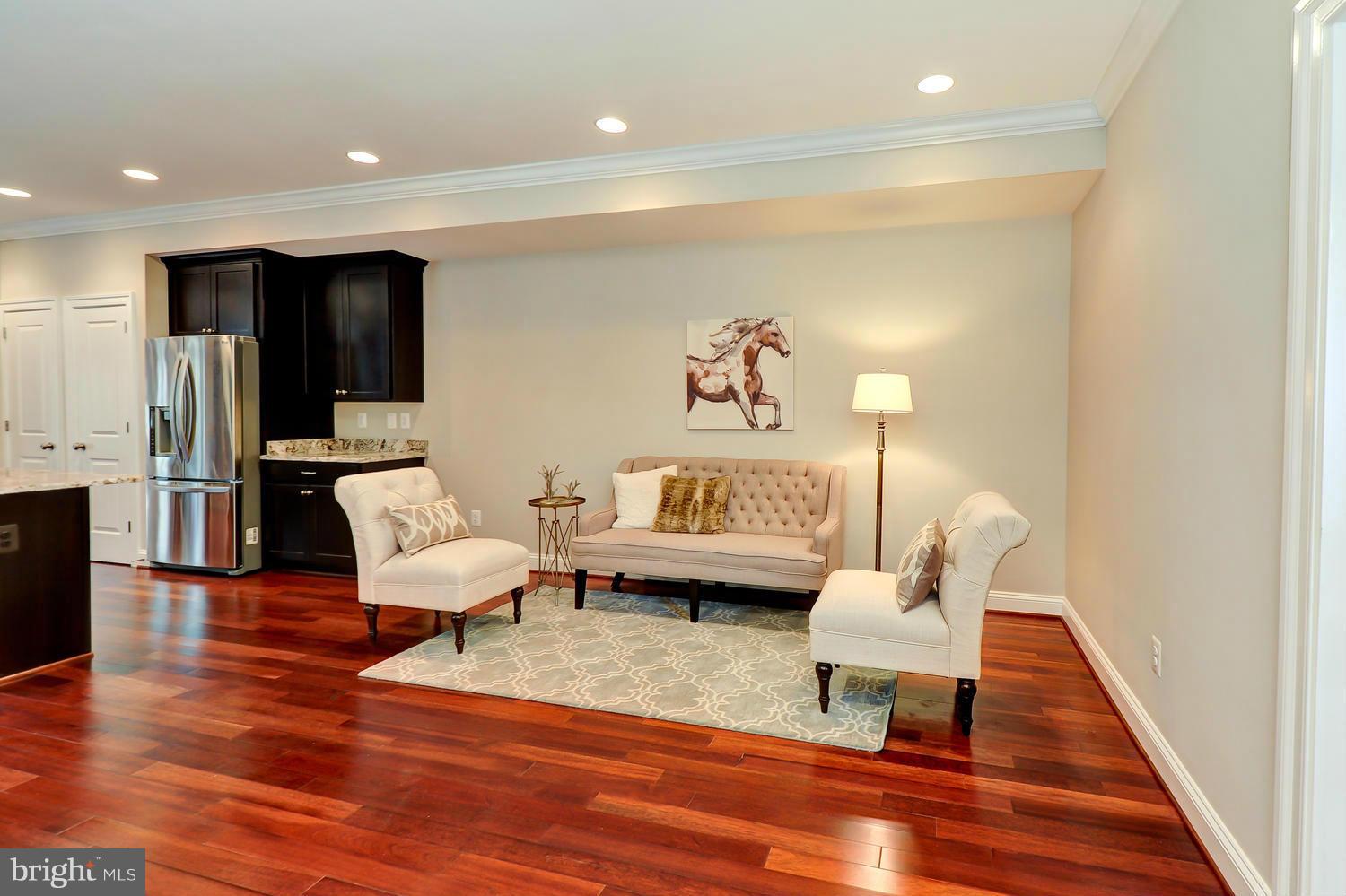 116 West Glebe Road, Unit A Alexandria, VA 22305 - Photo 9 of 18 Family Room