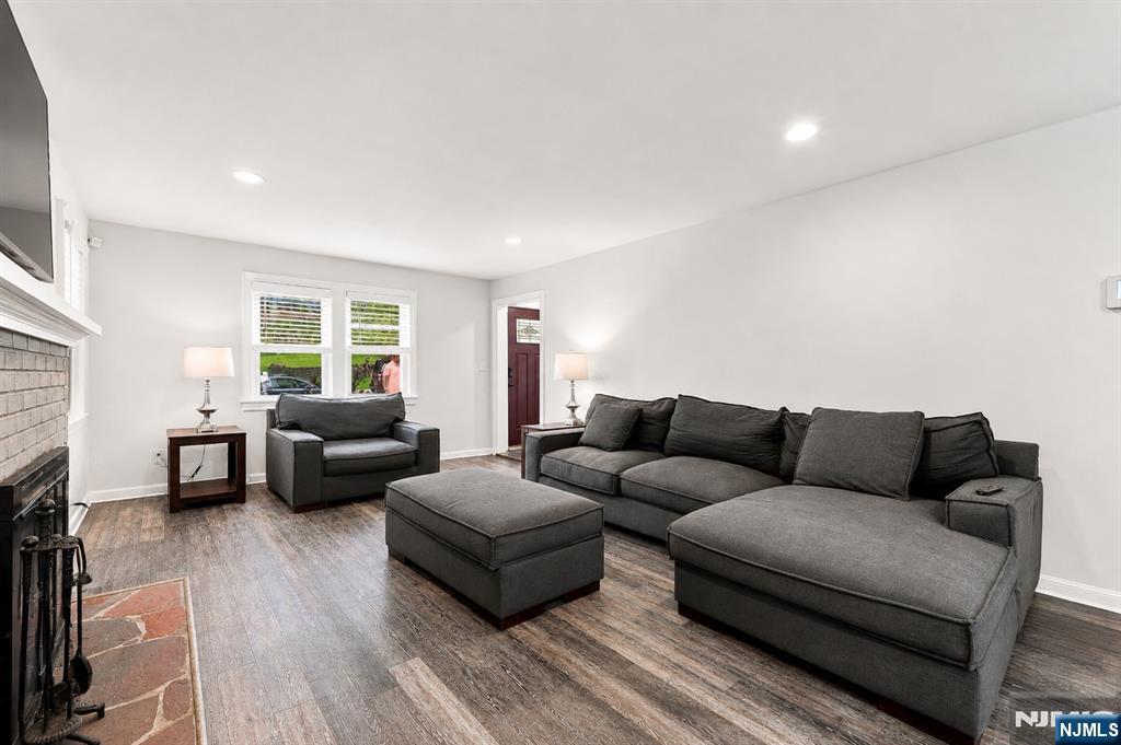 680 Northumberland Road Teaneck, NJ 07666 - Photo 6 of 42 Gallery Image 6