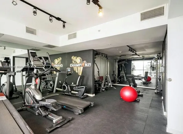 $2,100 | 1 Glen Royal Parkway, Unit 603, Miami, FL 33125