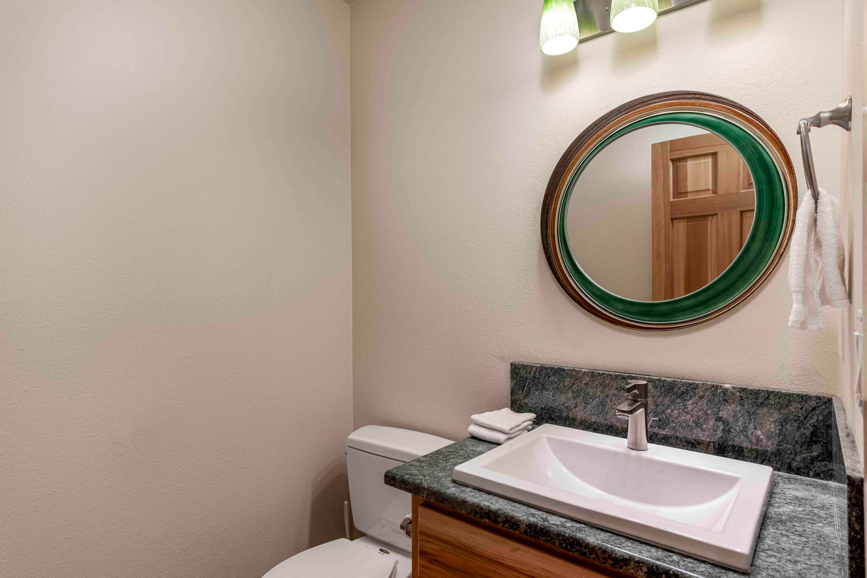 57730 Filbert Lane, Unit 26 Sunriver, OR 97707 - Photo 15 of 36 Hallway Powder Room
