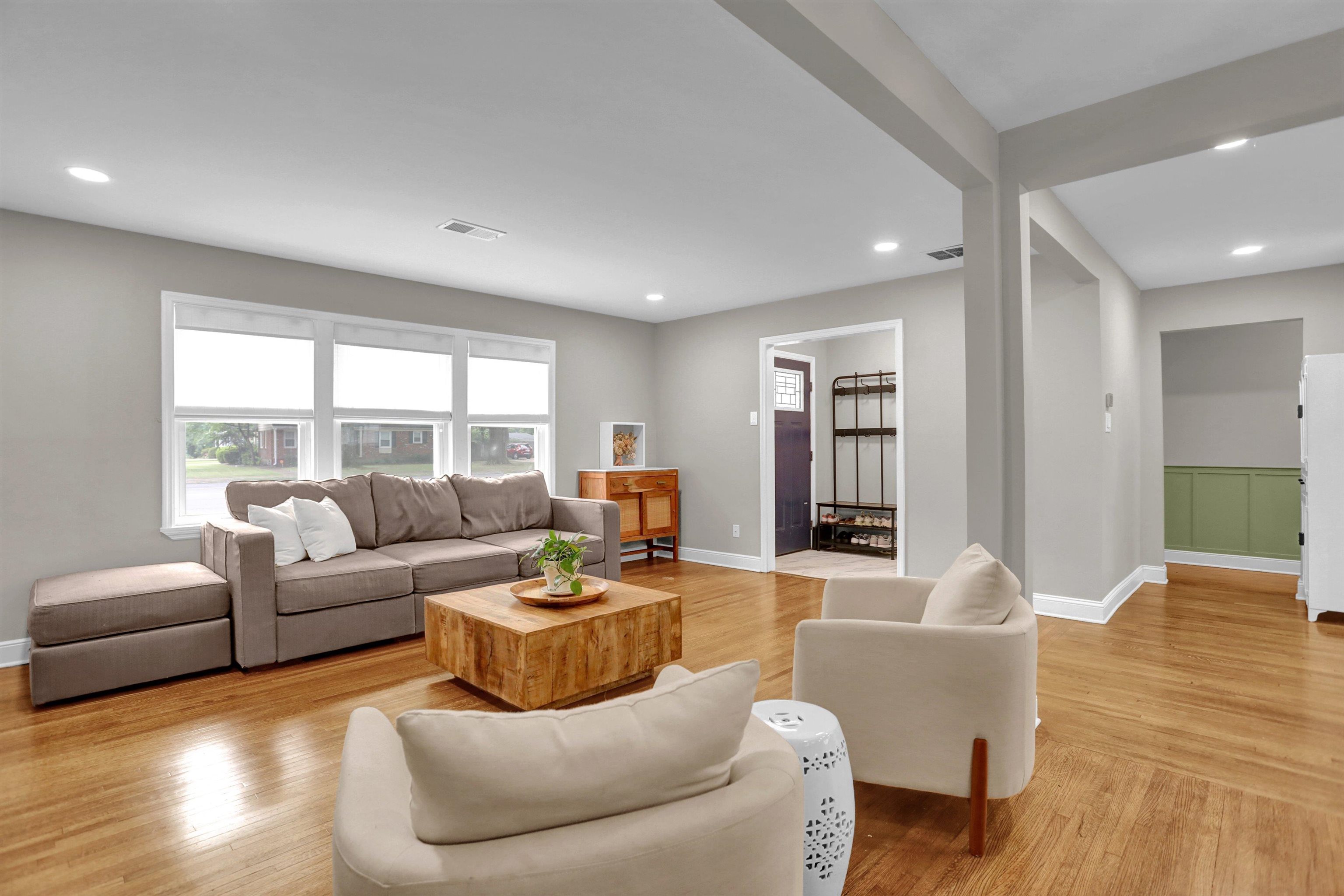 4344 Rhodes Avenue Memphis, TN 38111 - Photo 7 of 31 a living room with furniture and a large window