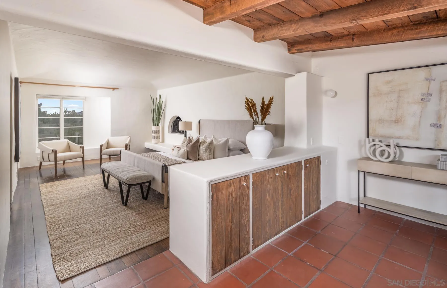 6004 Avenida Cresta La Jolla, CA 92037 - Photo 39 of 58 a living room with furniture and a table