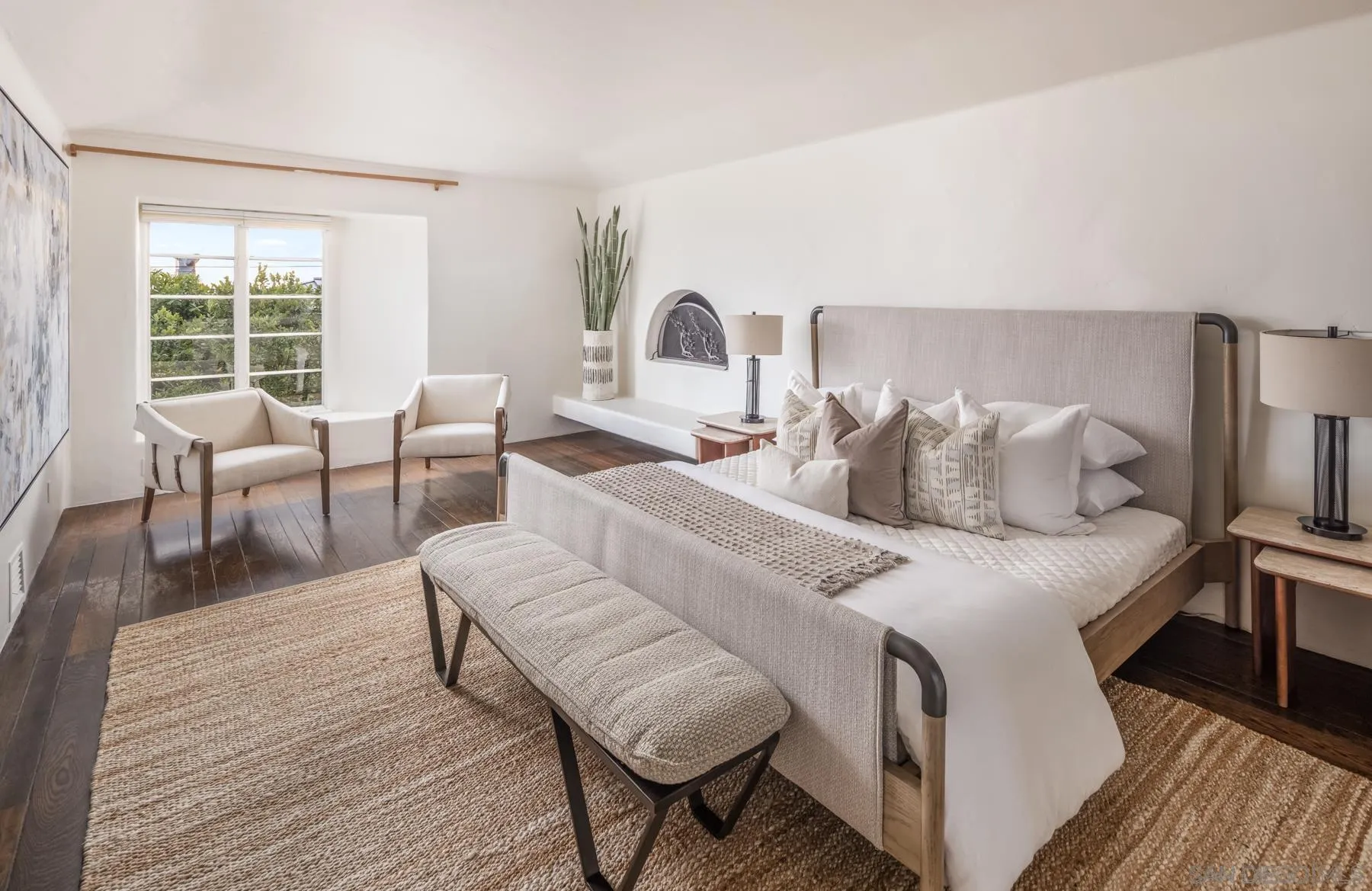 6004 Avenida Cresta La Jolla, CA 92037 - Photo 40 of 58 a living room with furniture and a wooden floor