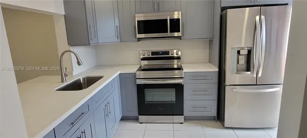 $2,500 | Royal Oaks, Miami, FL 33179
