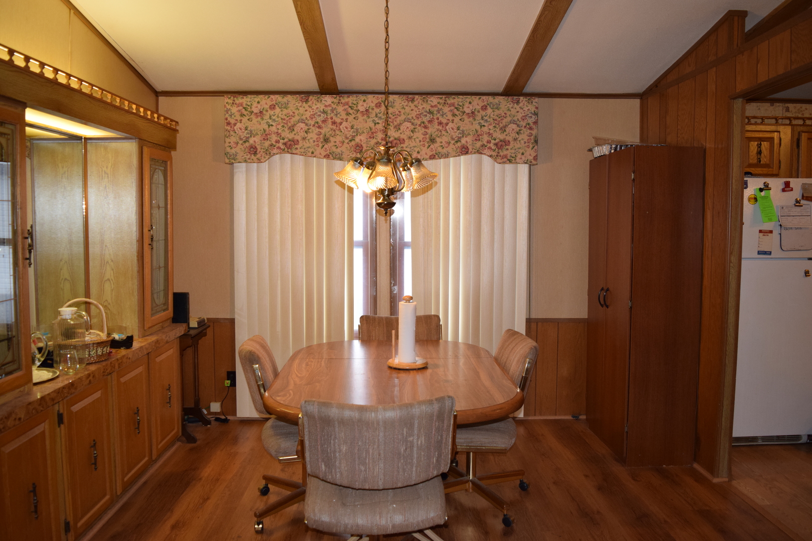 746 Chapparal Terrace Matteson, IL 60443 - Photo 8 of 17 a dining room with furniture and window