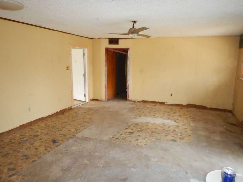 5403 Old State Highway Orange, TX 77632 - Photo 8 of 13 a view of an empty room