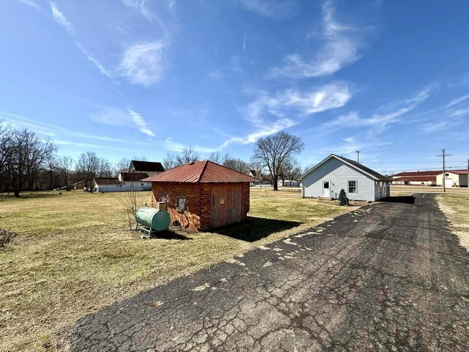 15825 State Rte 207 Mount Sterling, OH 43143 - Photo 40 of 47 Looking at the back of the house - looking West