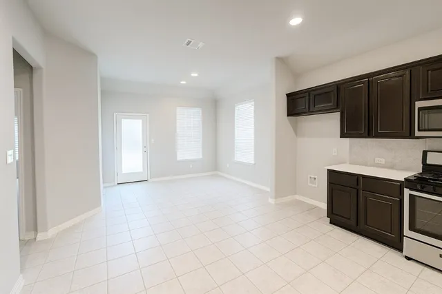 $2,000 | 913 Centerra Hills Circle, Round Rock, TX 78665