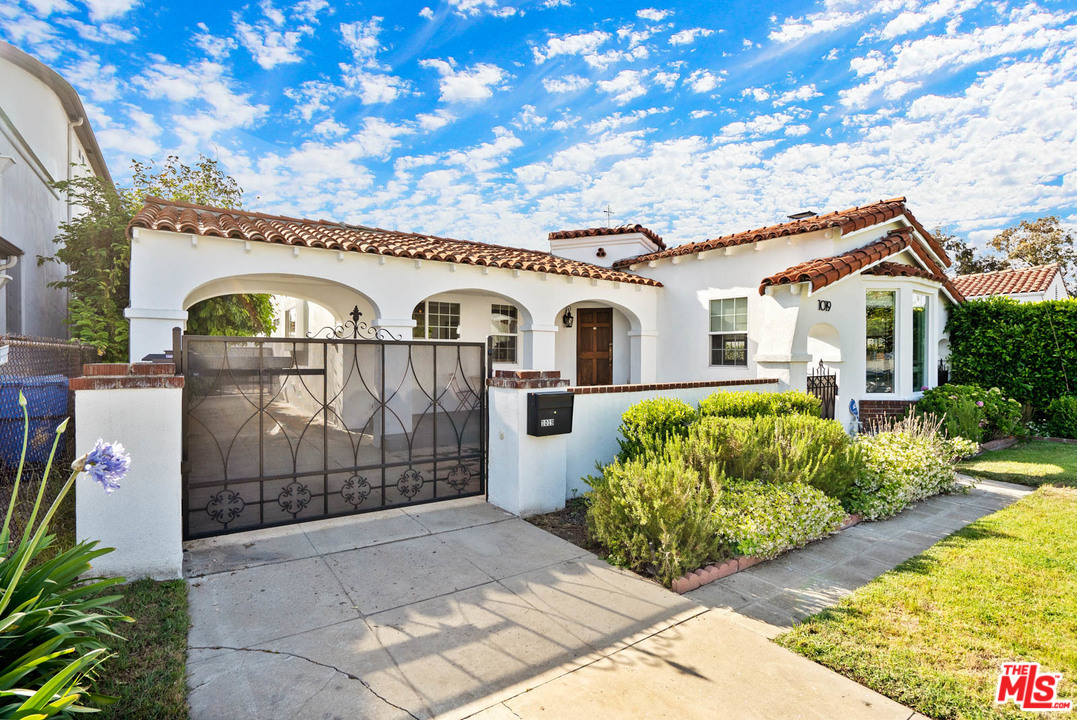 1019 South Rimpau Boulevard Los Angeles, CA 90019 - Photo 1 of 48