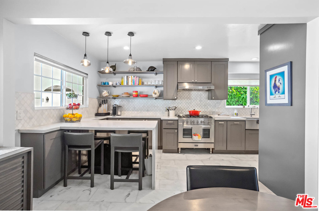 1019 South Rimpau Boulevard Los Angeles, CA 90019 - Photo 11 of 48