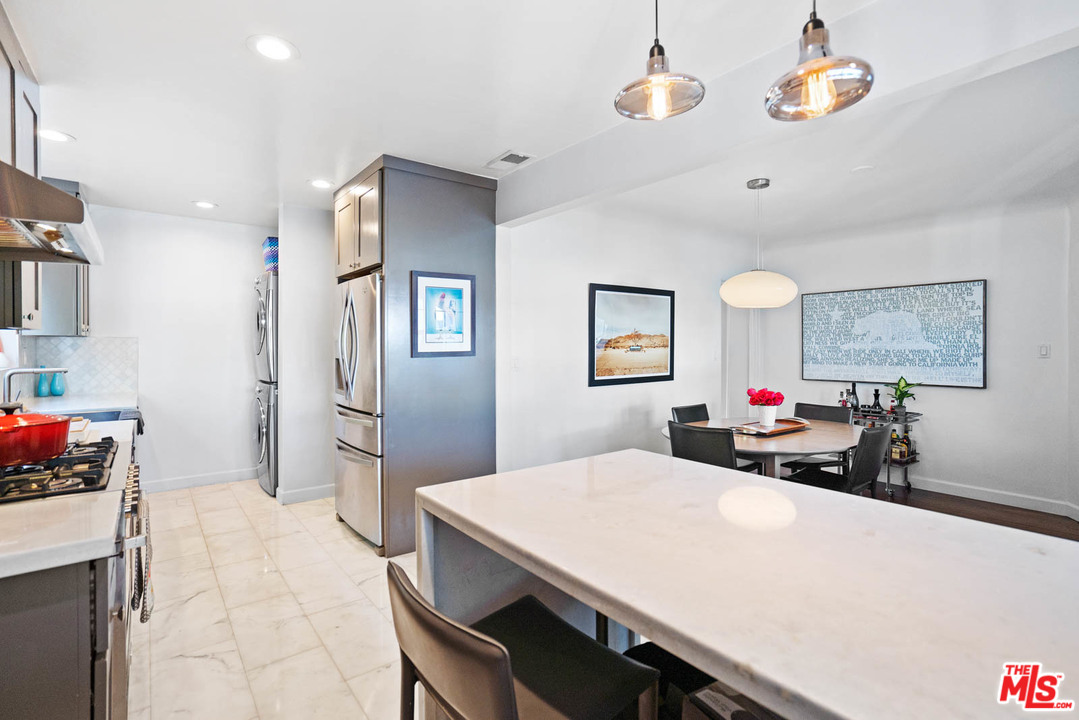 1019 South Rimpau Boulevard Los Angeles, CA 90019 - Photo 15 of 48