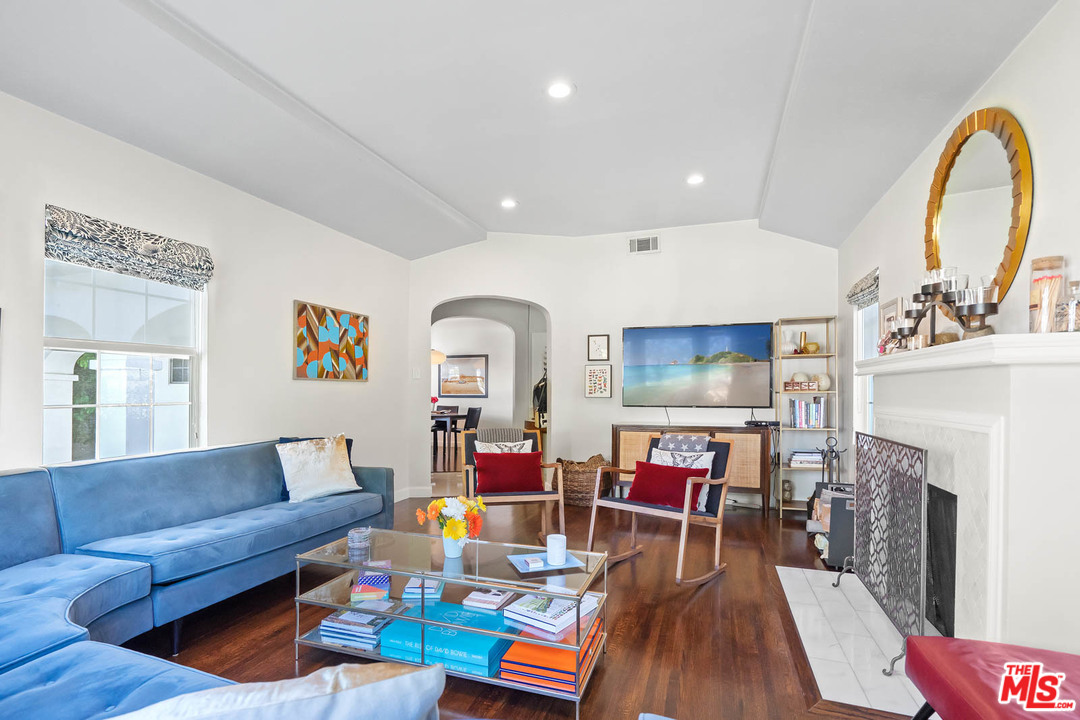 1019 South Rimpau Boulevard Los Angeles, CA 90019 - Photo 19 of 48