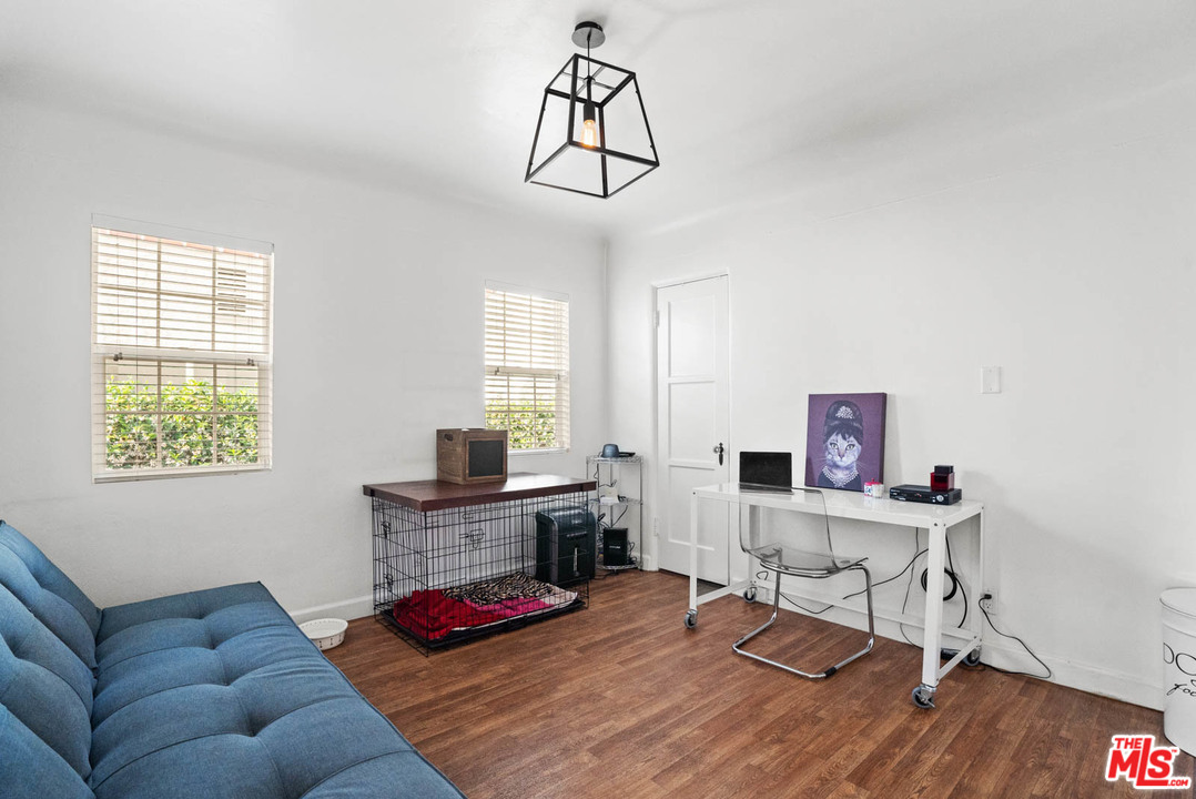 1019 South Rimpau Boulevard Los Angeles, CA 90019 - Photo 25 of 48
