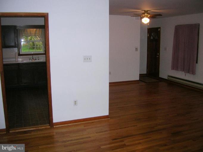 3508 Old Hanover Road Westminster, MD 21158 - Photo 11 of 28 Kitchen/Living Room