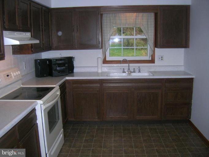 3508 Old Hanover Road Westminster, MD 21158 - Photo 13 of 28 Kitchen