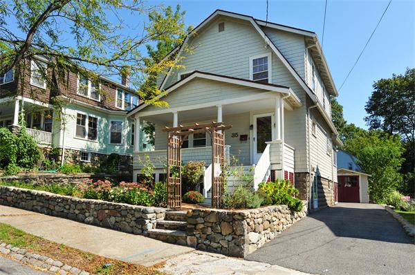 35 Overlook Road Arlington, MA 02474 - Photo 1 of 20 front view of a house
