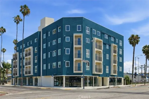 $5,449 | 1818 South Norton Avenue, Unit 401, Los Angeles, CA 90019