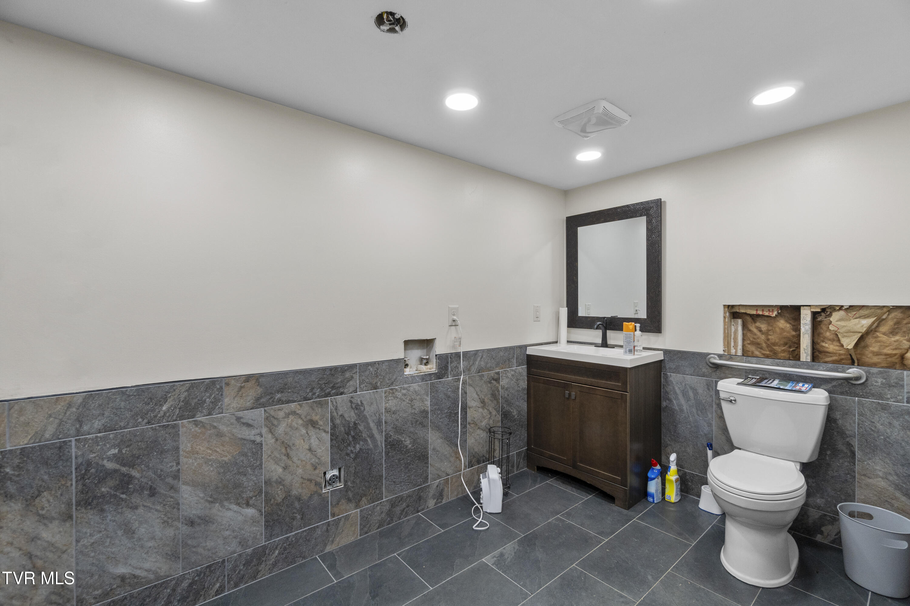 290 Roaring Fork Road, Unit 6 & 7 Greeneville, TN 37745 - Photo 15 of 37 14