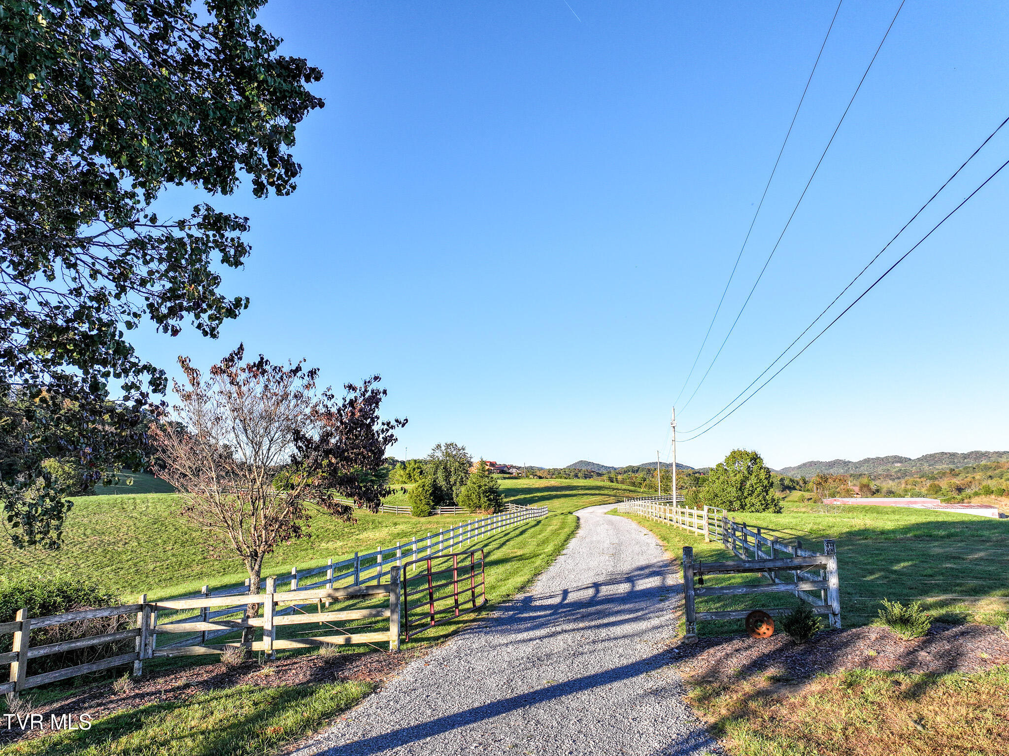 290 Roaring Fork Road, Unit 6 & 7 Greeneville, TN 37745 - Photo 5 of 37 3 (2)