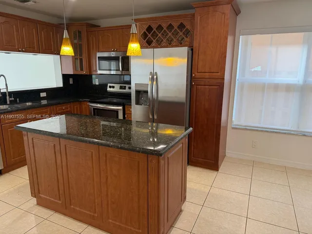 $4,995 | 15530 Southwest 26th Terrace, Miami, FL 33185