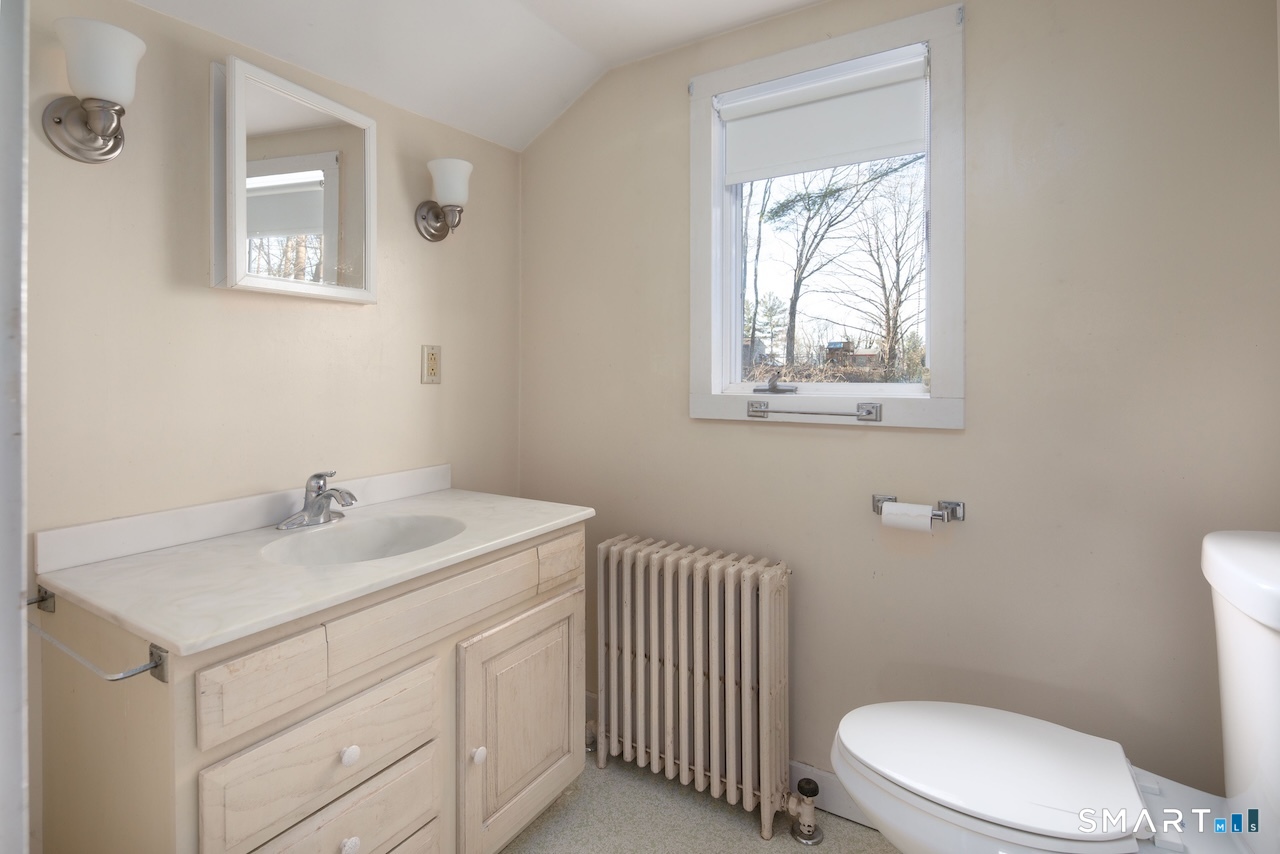 11 Prospect Street Lakeville, CT 06039 - Photo 14 of 17