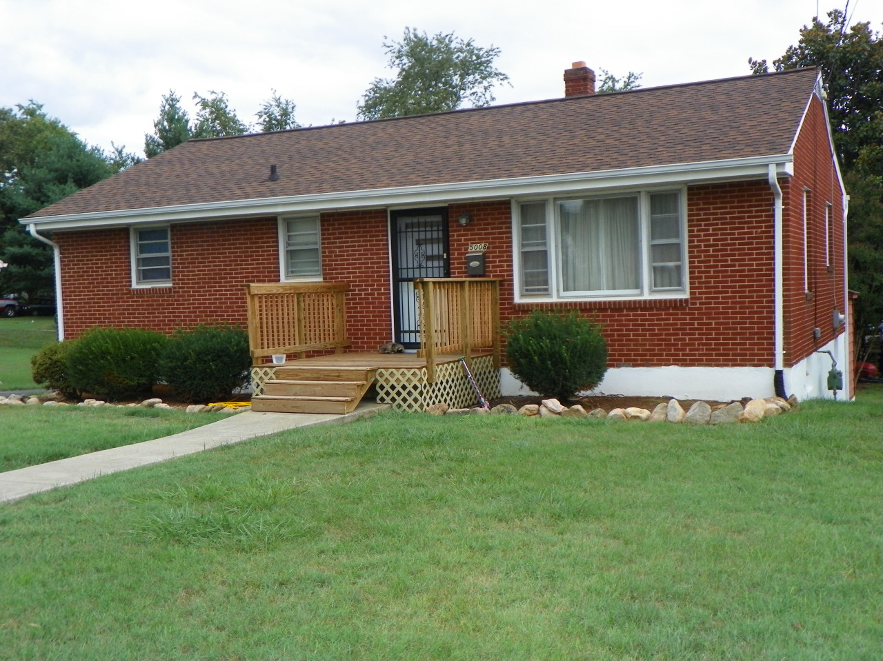 5008 Hubert Road Northwest Roanoke, VA 24012 - Photo 1 of 10 Front of House