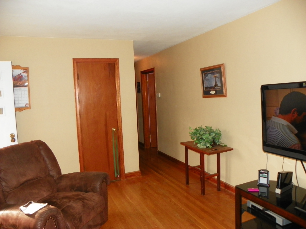 5008 Hubert Road Northwest Roanoke, VA 24012 - Photo 5 of 10 Living Room