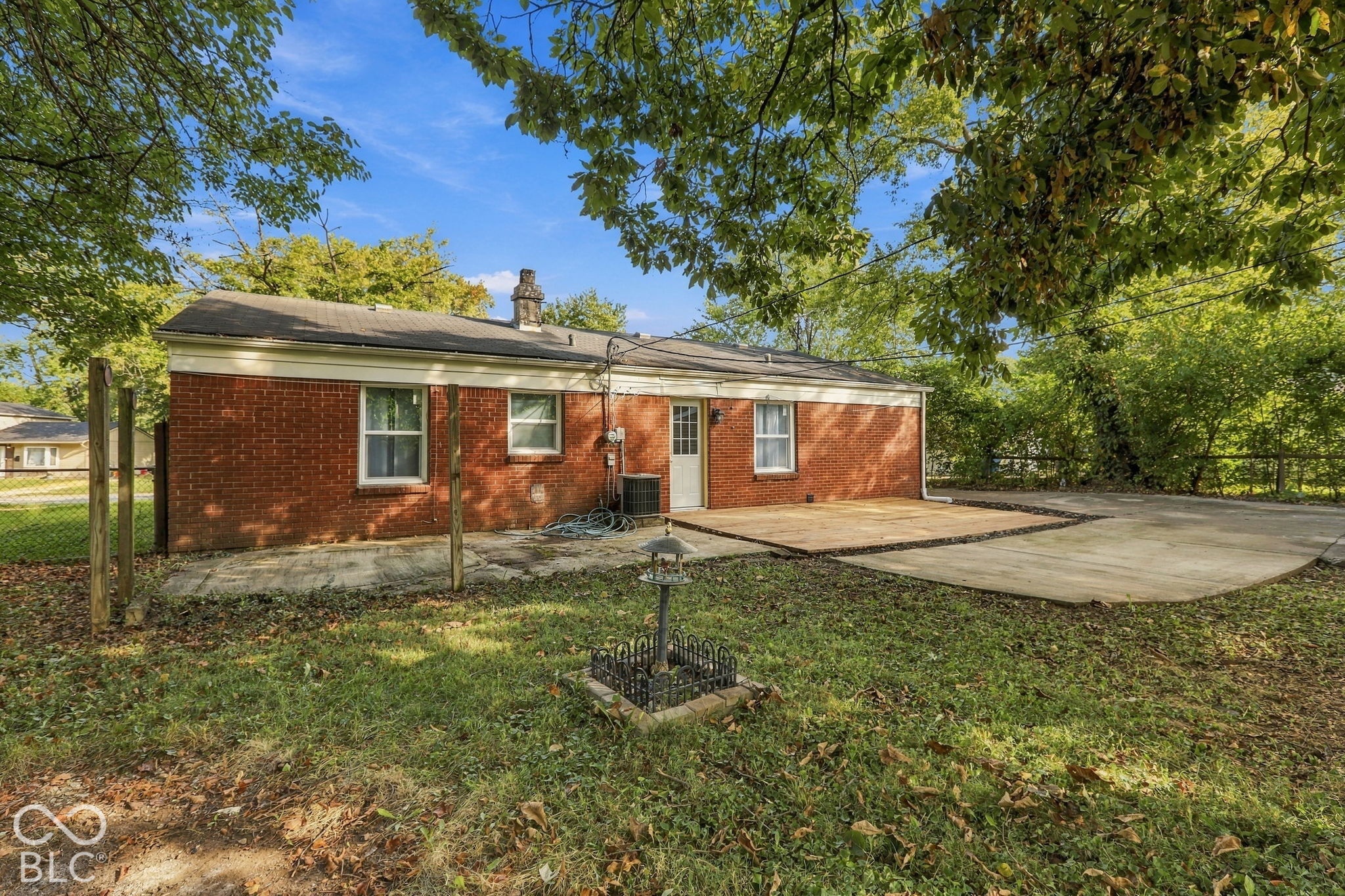 8235 Barry Road Indianapolis, IN 46219 - Photo 8 of 35 Gallery Image 8
