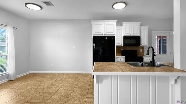 $1,700 | 10816 Field Pointe Drive, Denham Springs, LA 70726