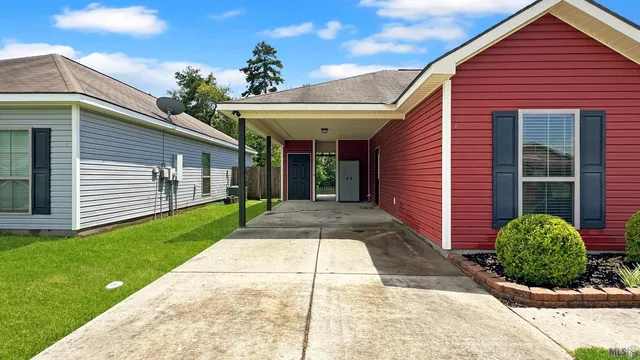 $1,700 | 10816 Field Pointe Drive, Denham Springs, LA 70726