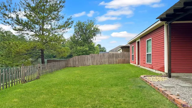 $1,700 | 10816 Field Pointe Drive, Denham Springs, LA 70726