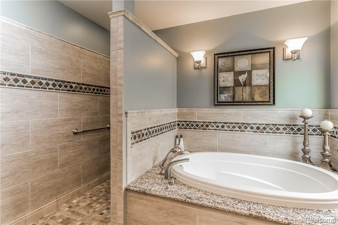 552 Buttercup Court Rochester, MI 48307 - Photo 30 of 73 030-Master_Bathroom-2639187-large.jpg