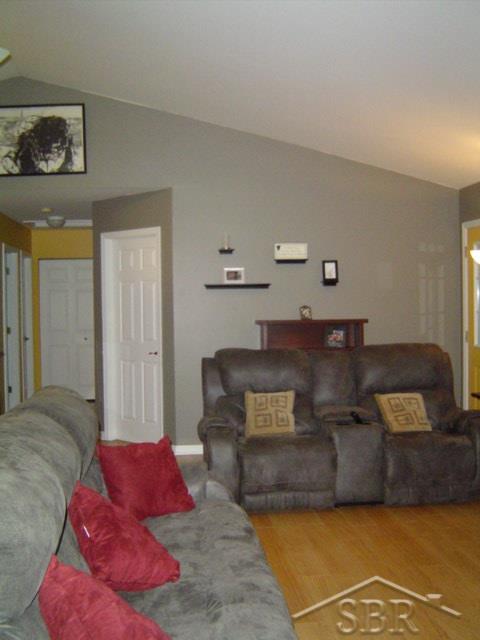 14840 Roe Road Hemlock, MI 48626 - Photo 6 of 18 31316645-5.JPG