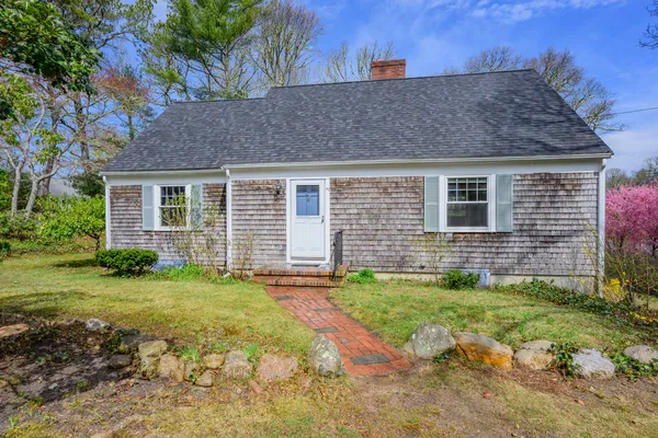 $849,000 | 42 Oak Lane, Osterville, MA 02655