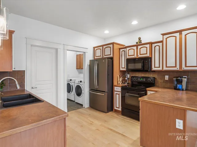 $514,990 | 2333 North Eagle Creek Lane, Eagle, ID 83616