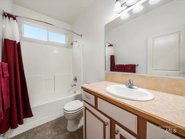 $514,990 | 2333 North Eagle Creek Lane, Eagle, ID 83616