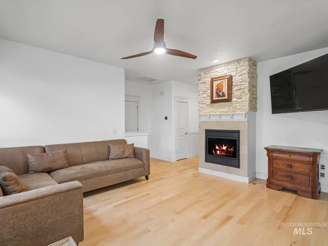 $514,990 | 2333 North Eagle Creek Lane, Eagle, ID 83616