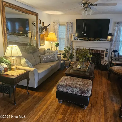 $219,900 | 506 West Clinton Street, Roseboro, NC 28382