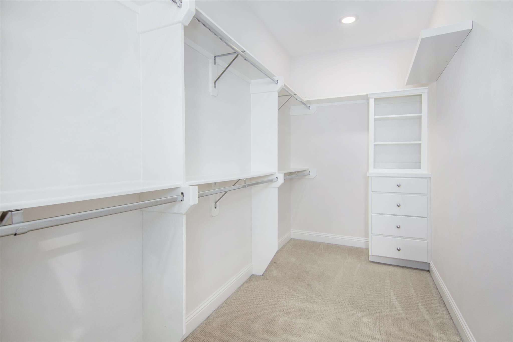 1508 Johnson Street Houston, TX 77007 - Photo 22 of 28 Primary Closet