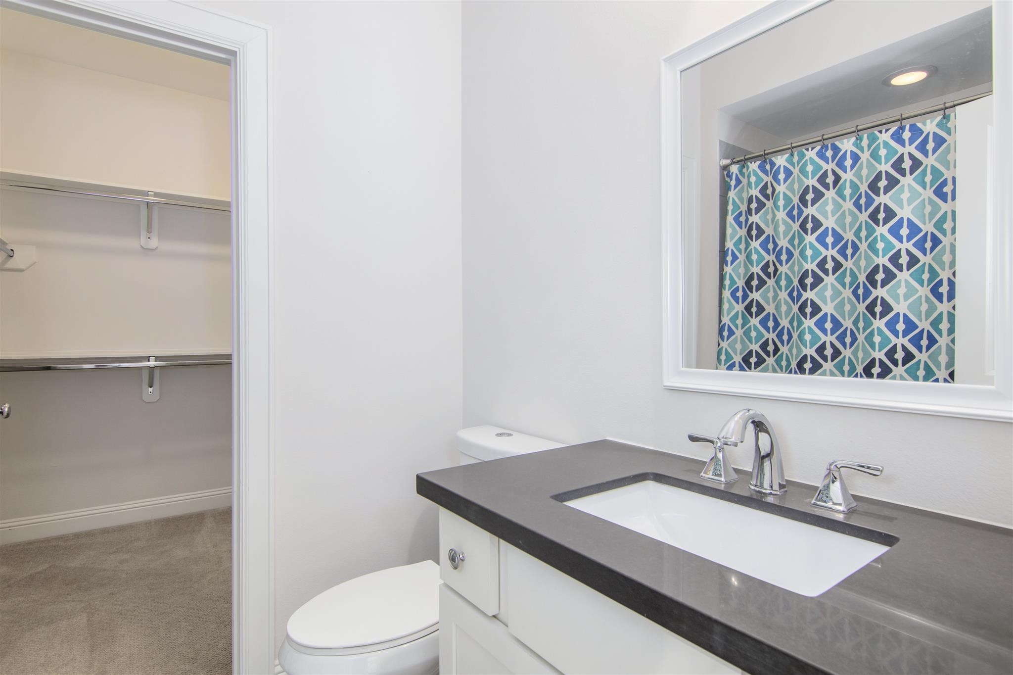 1508 Johnson Street Houston, TX 77007 - Photo 24 of 28 3rd Bedroom bathroom