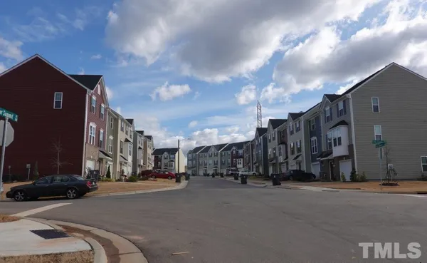 $2,100 | 421 Cross Country Way, Durham, NC 27703