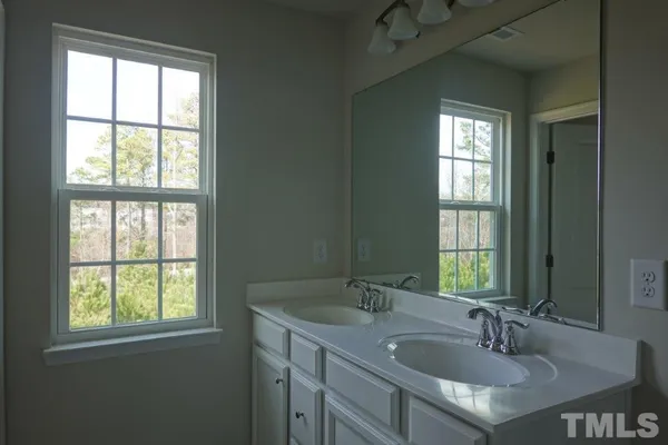 $2,100 | 421 Cross Country Way, Durham, NC 27703