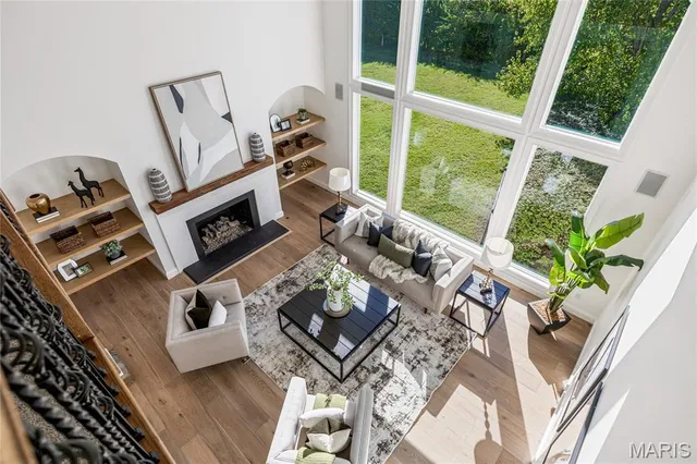 $2,395,000 | 11 Roclare Lane, Town and Country, MO 63131