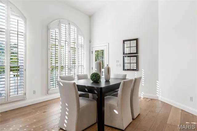 $2,395,000 | 11 Roclare Lane, Town and Country, MO 63131