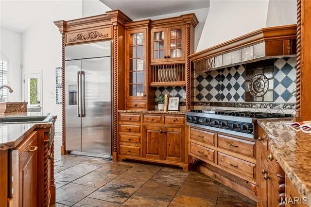 $2,395,000 | 11 Roclare Lane, Town and Country, MO 63131