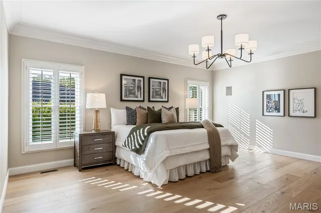 $2,395,000 | 11 Roclare Lane, Town and Country, MO 63131