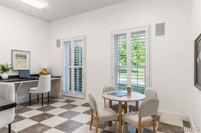 $2,395,000 | 11 Roclare Lane, Town and Country, MO 63131