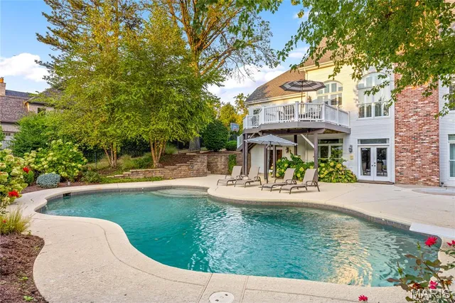 $2,395,000 | 11 Roclare Lane, Town and Country, MO 63131